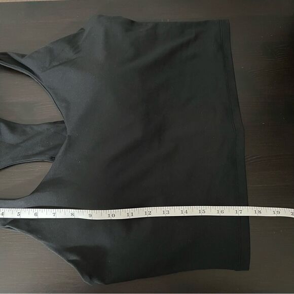 Fabletics Women Anywhere Built-In-Bra Tank Size L Large Black Activewear Gym NWT - Picture 10 of 10